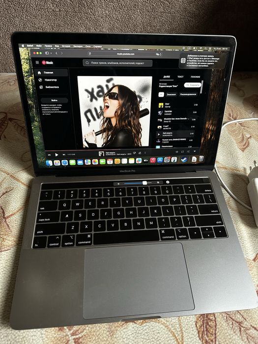 Macbook 13 2019 16/256 TouchBar обмен