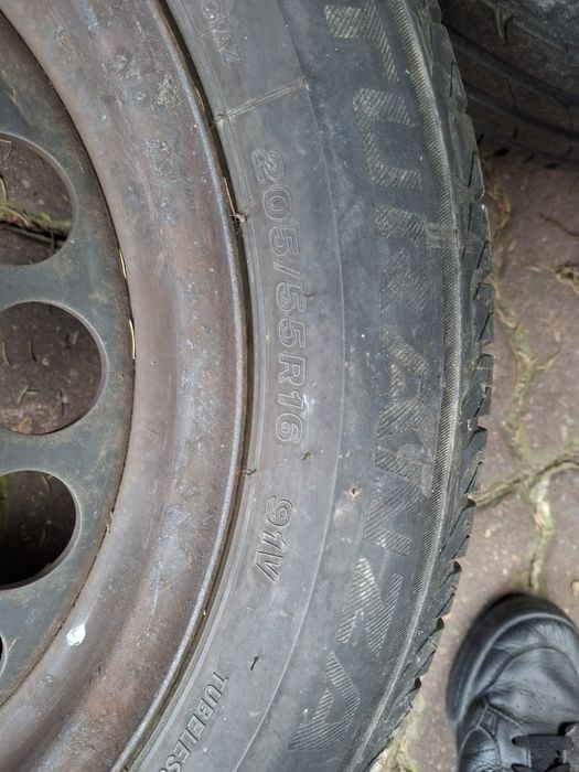 Opony i felgi stalowe 205/55 R16 letnie