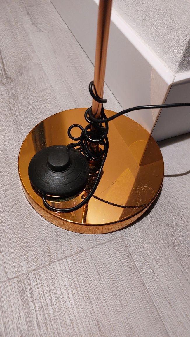 Lampka ikea podłogowa