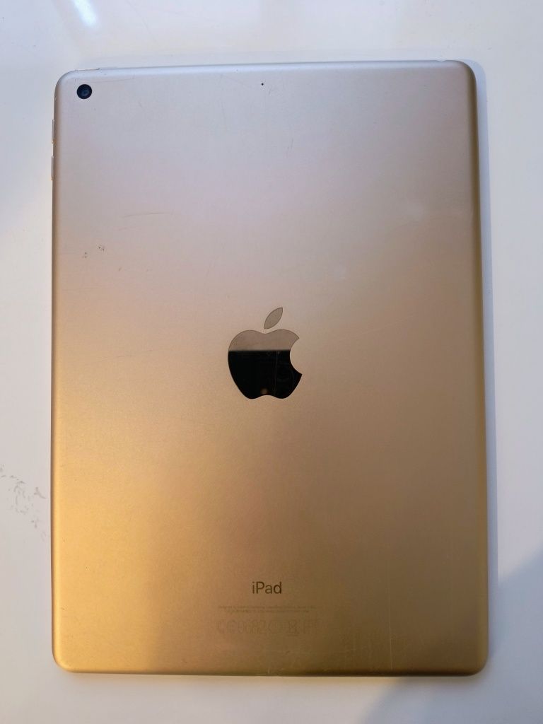 iPad 5. generacji 32GB Wi-Fi – dobry stan, sprawna bateria