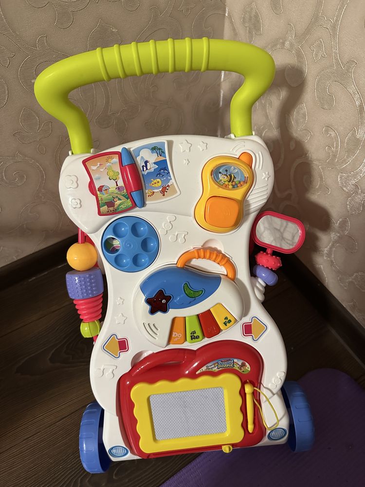 Развивающая игрушка Lindo Каталка-ходунок, от 6 месяцев