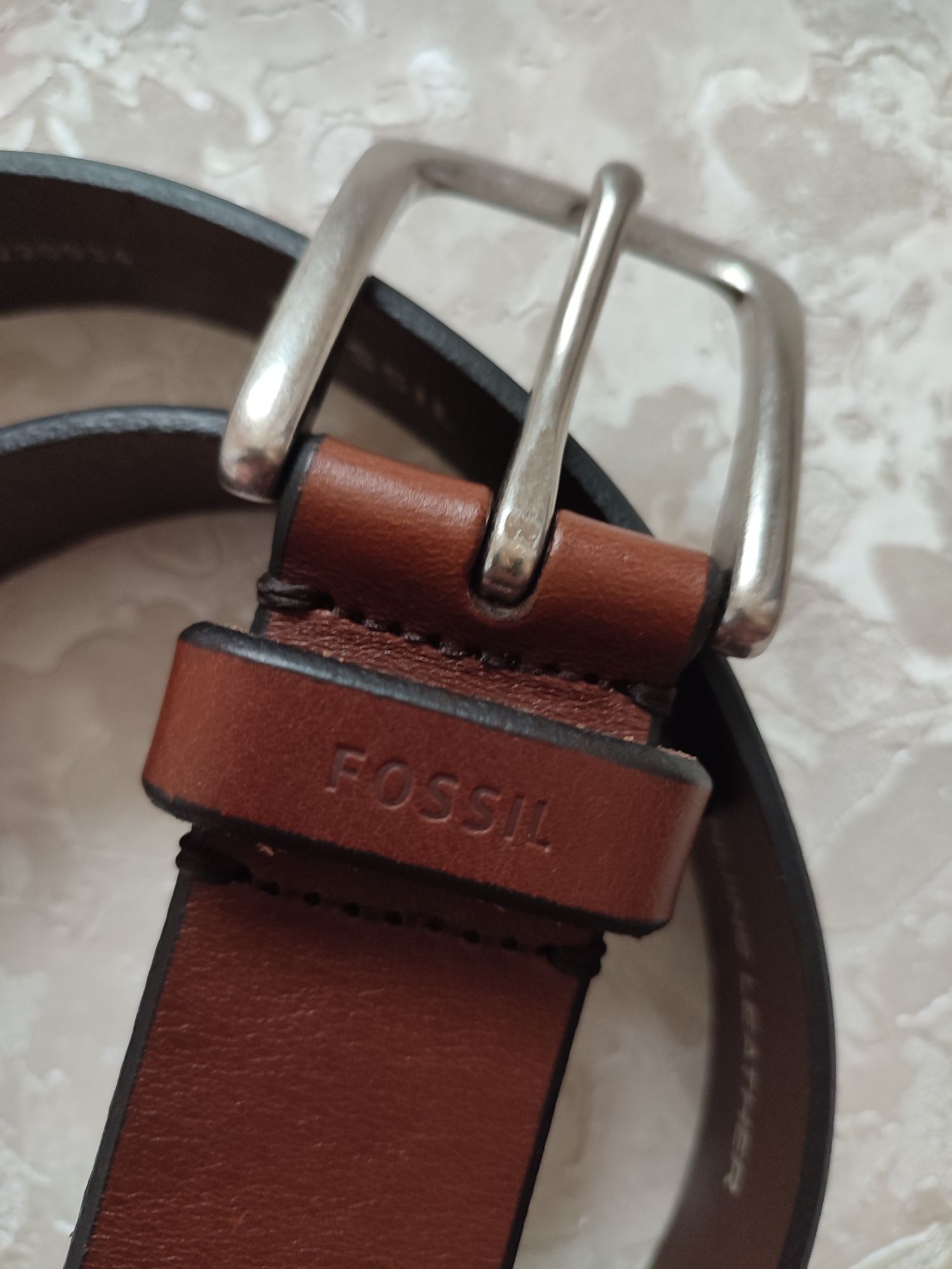Чоловічий шкіряний ремінь fossil