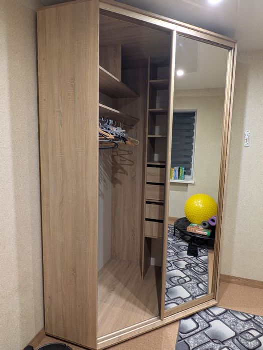 Шкаф-купе угловой 2.4х1.2х1.3