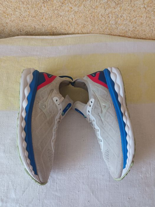 Кроссовки Mizuno Wave sky neo 2