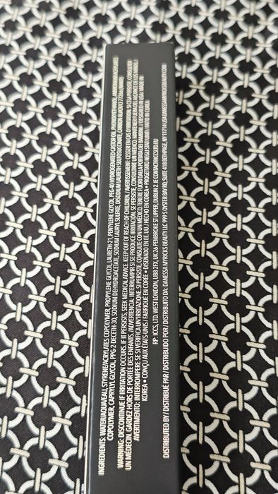 Danessa Myricks Beauty  czarny eyeliner