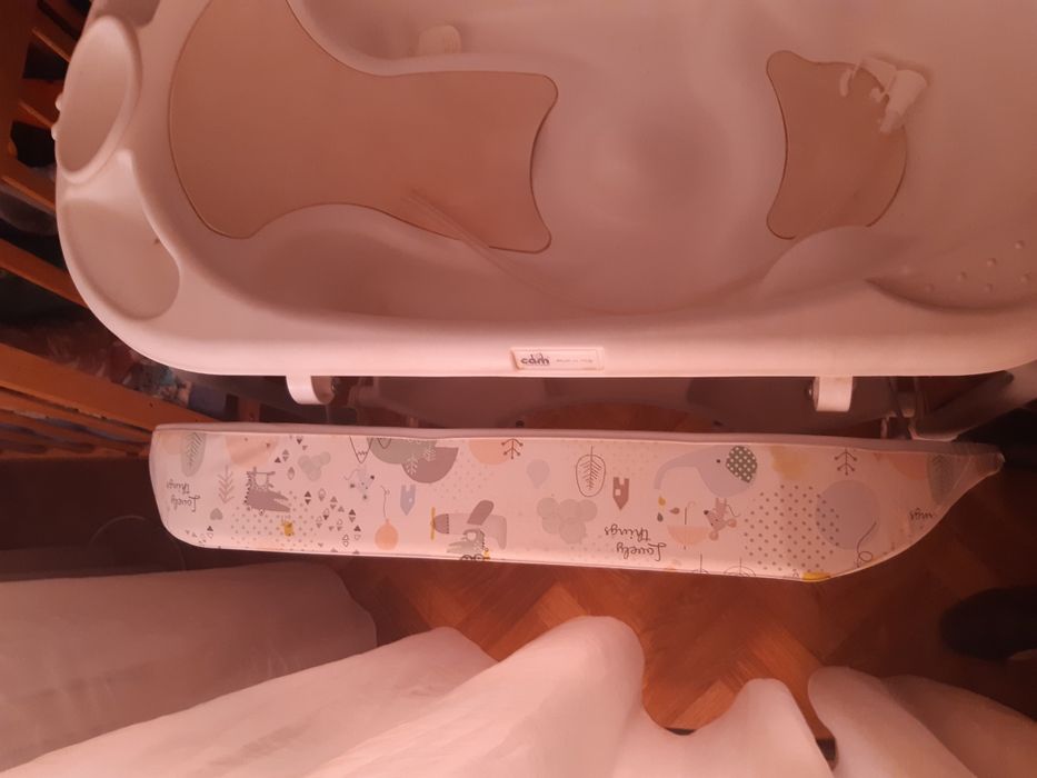 Пеленальний столик