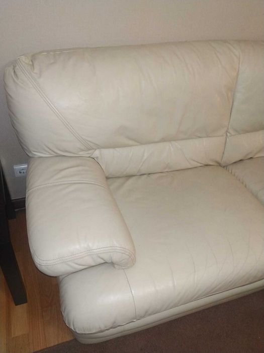 Sofá Branco para 3 pessoas em excelente estado