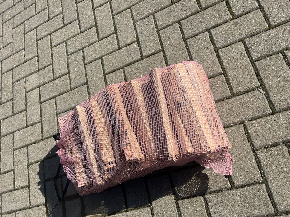 Rozpałka sosnowa sucha drzewo suszone drobne poszczypane