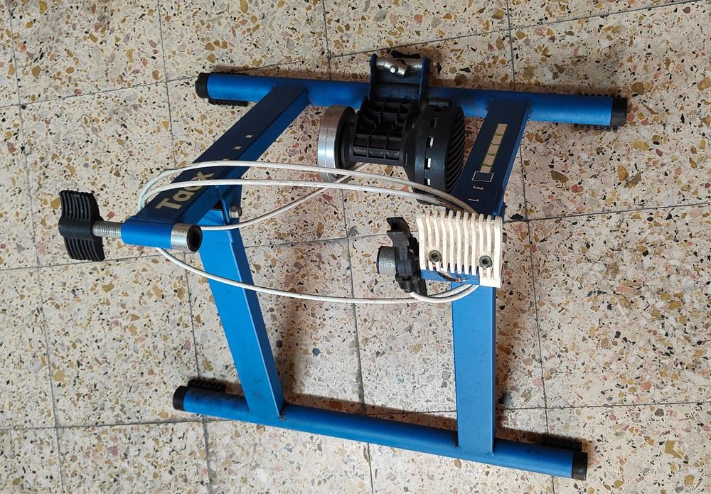 Rolo de treino para bicicleta com regulador