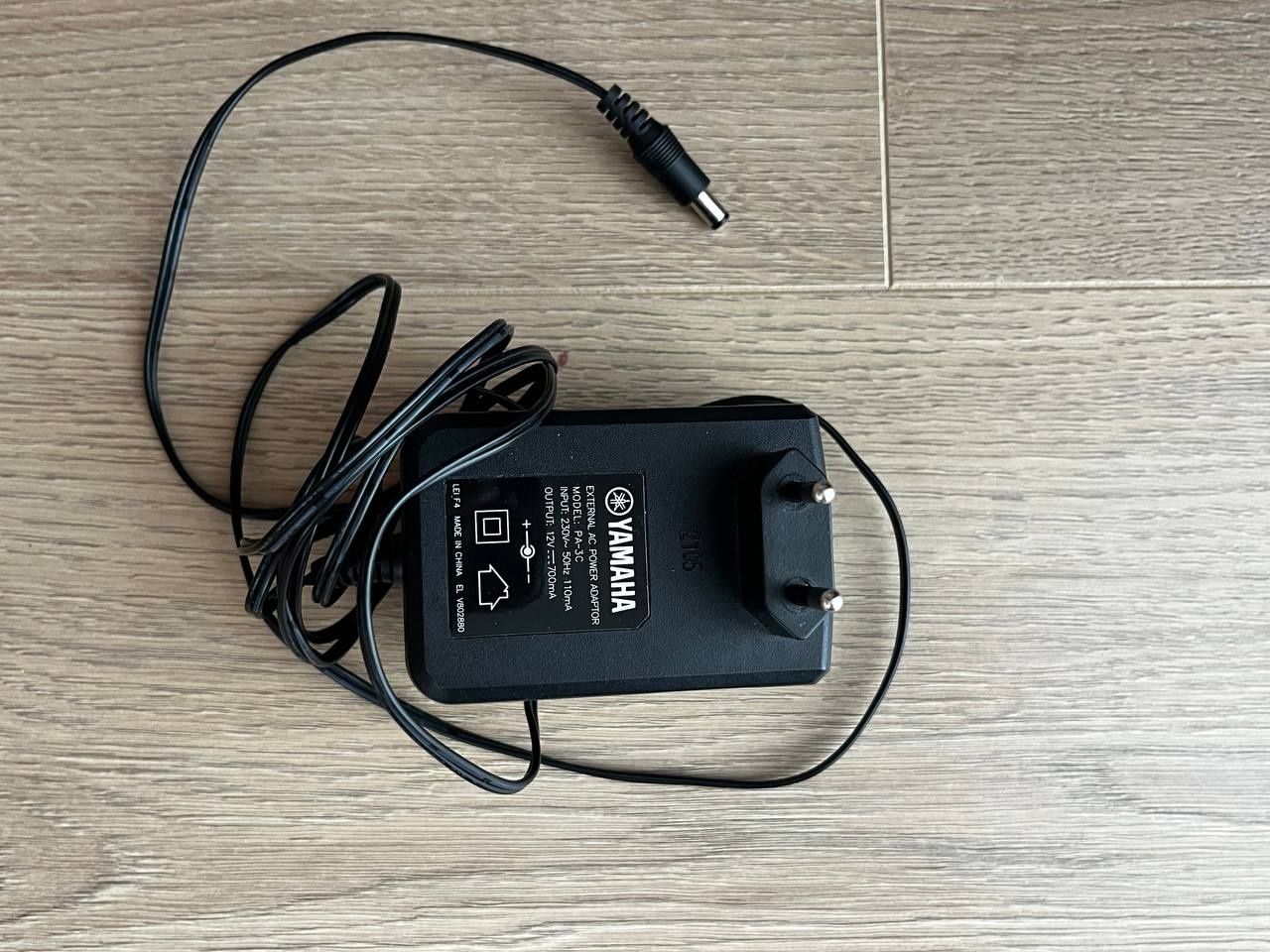 Сентизатор Yamaha PSR-E373