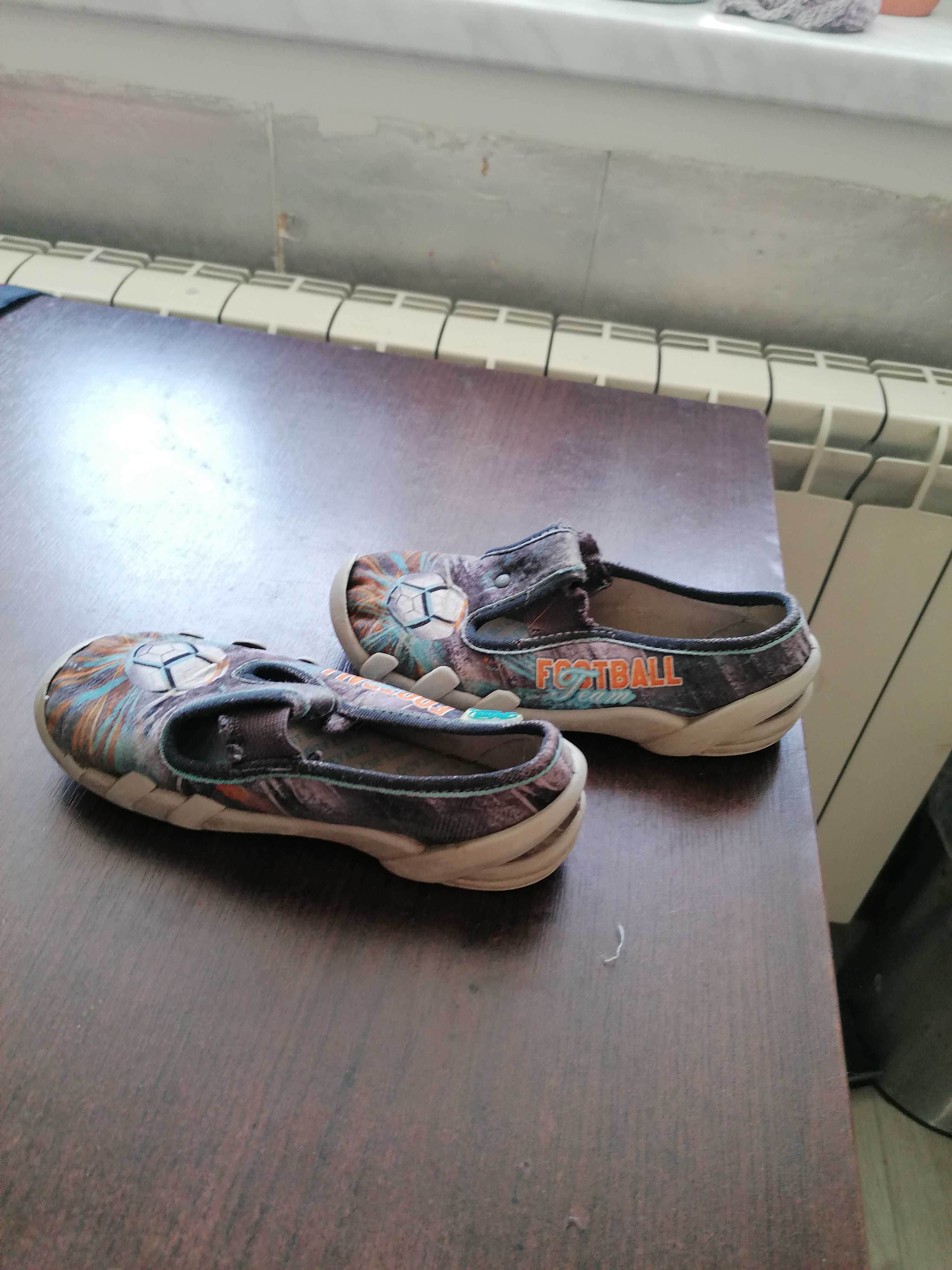 Sptzedam buty dla chlopca