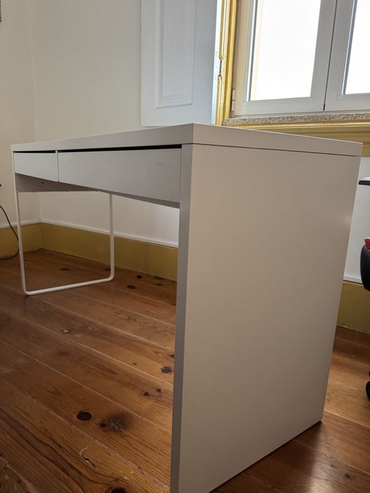 Mesa Ikea modelo Micke