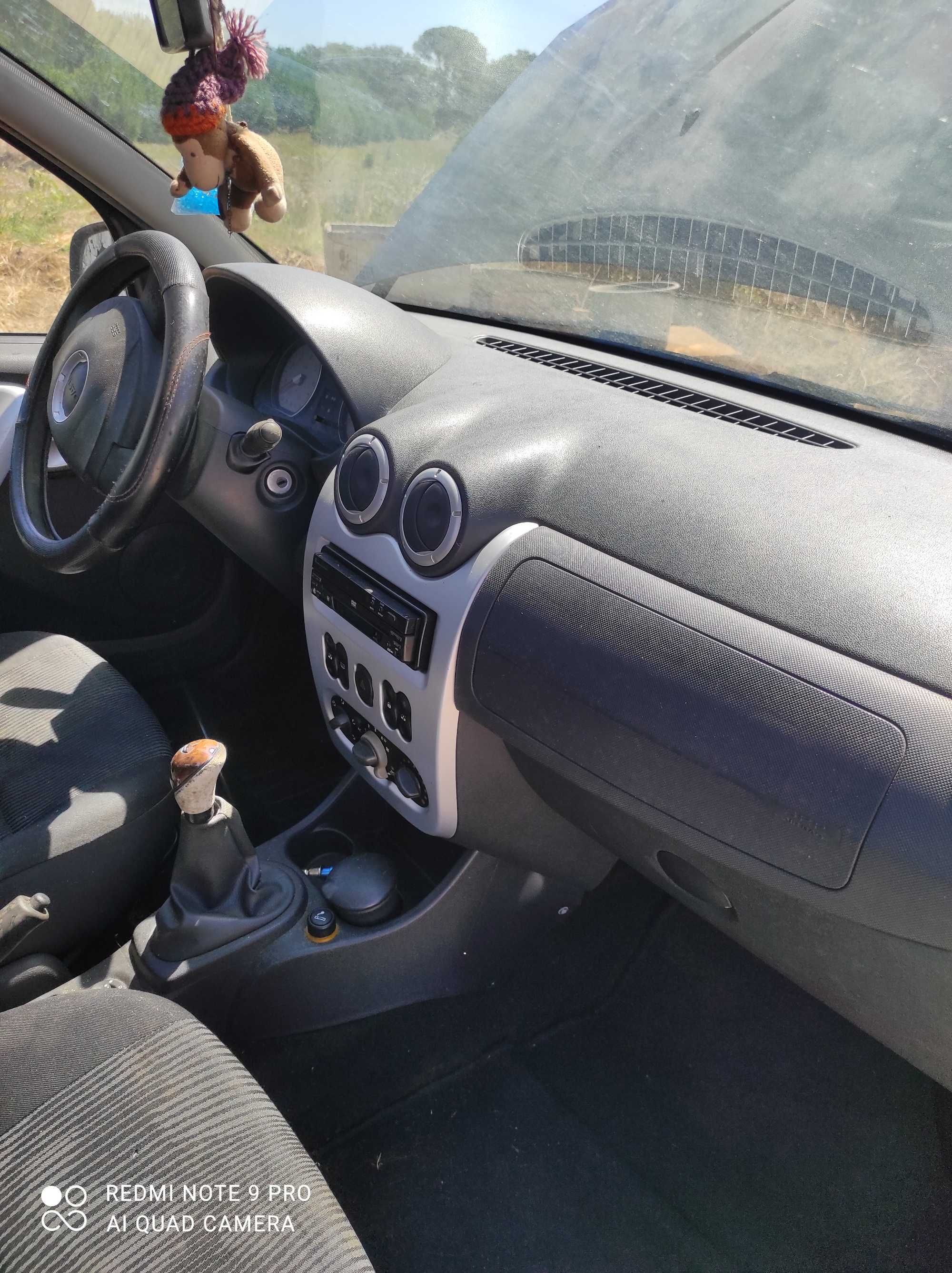 Vendo carro Dacia