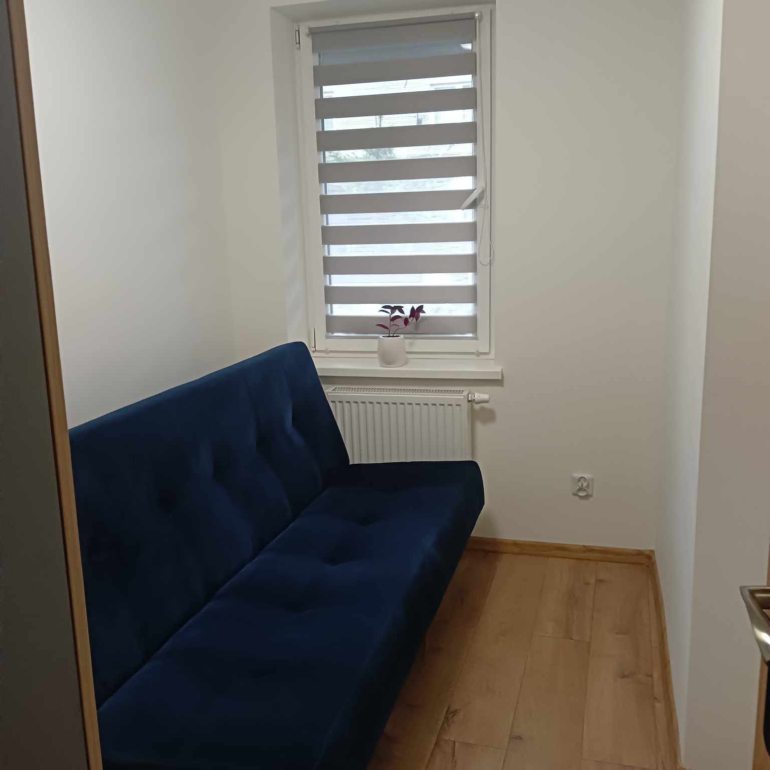 Apartament dwupokojowy blisko plaży z ogródkiem.