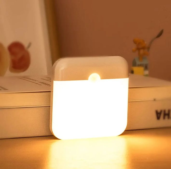 Світильник з датчиком руху,ліхтар, нічник аккумуляторний