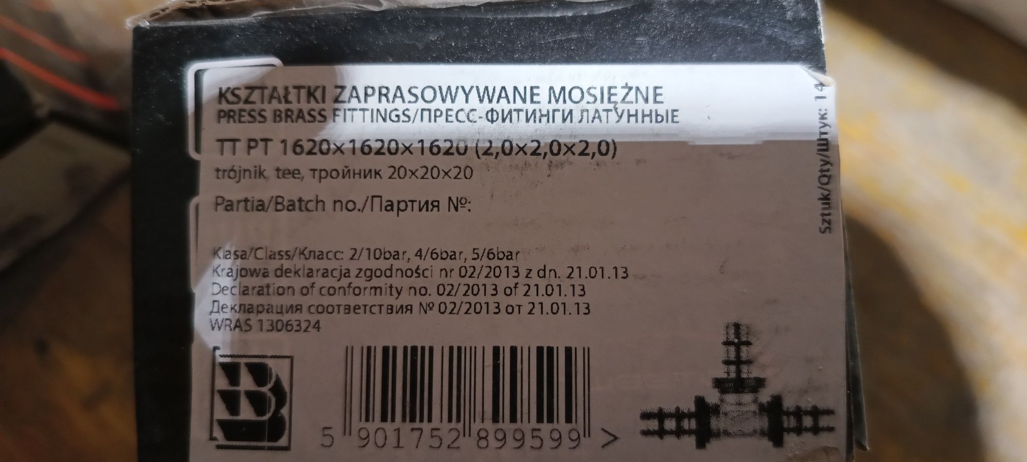 Kolano 90 zaprasowywano-wkrętne naścienne Tweetop 16x1/2 GW