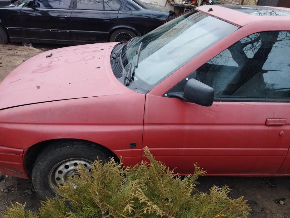 Форд ескорт 1.4 5ст