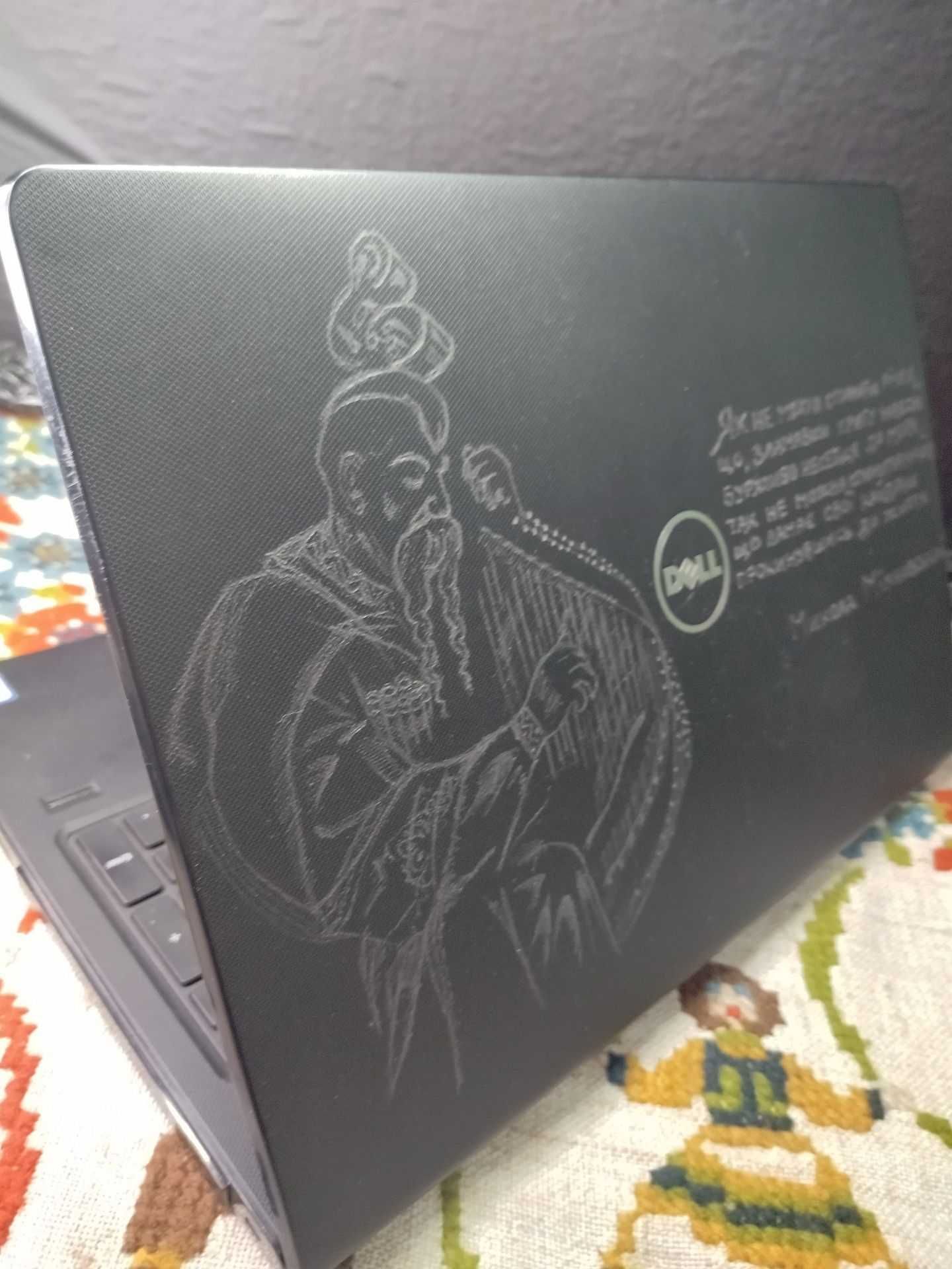 Ноутбук Dell vostro i3-7020u/8gb DDR4/128 SSd/15,6