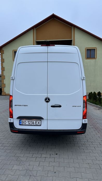 Продам sprinter 319