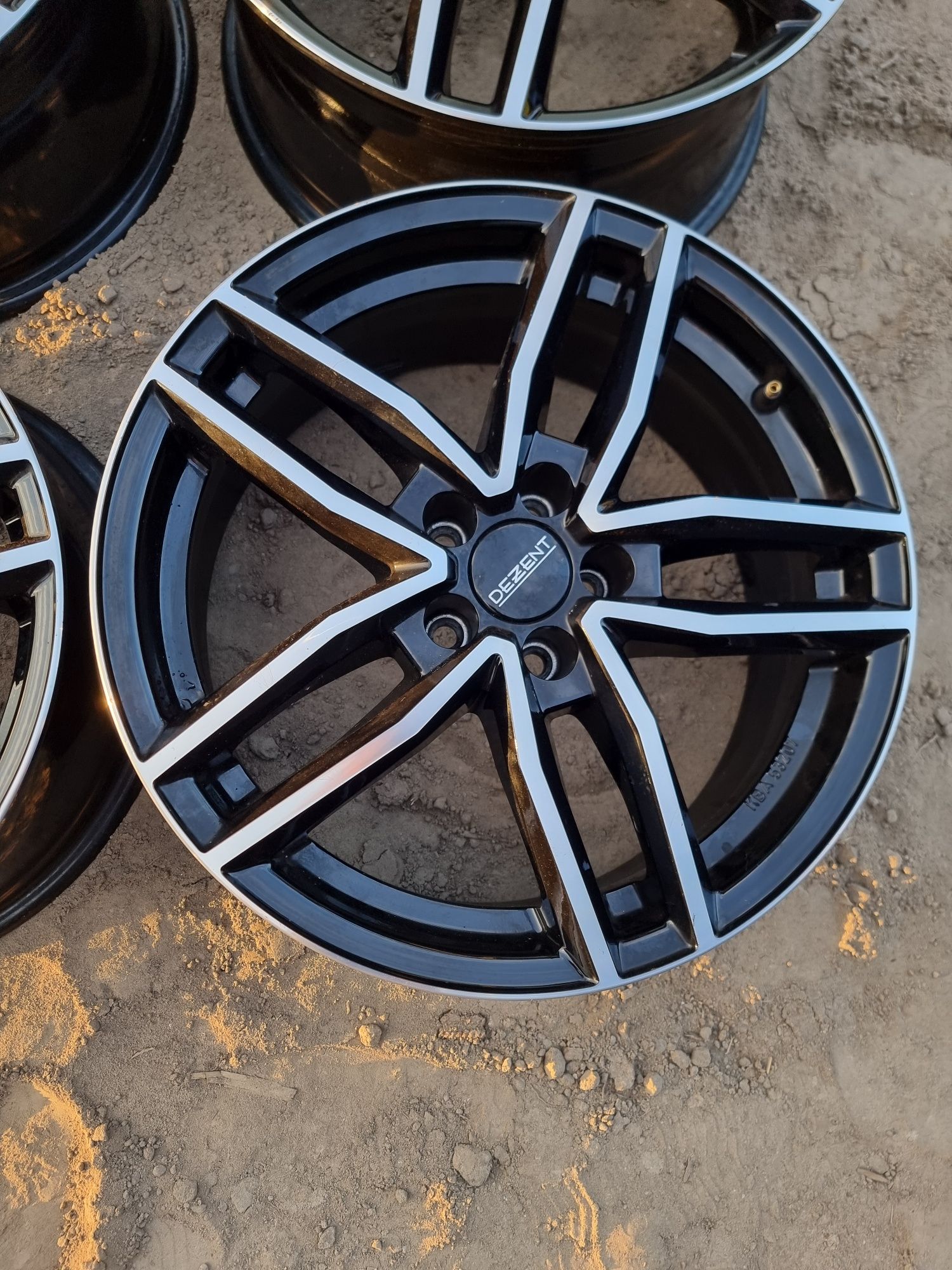 4x Felgi aluminiowe Dezent 5x100 17"