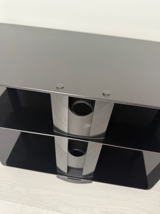 Mesa de TV em vidro preto