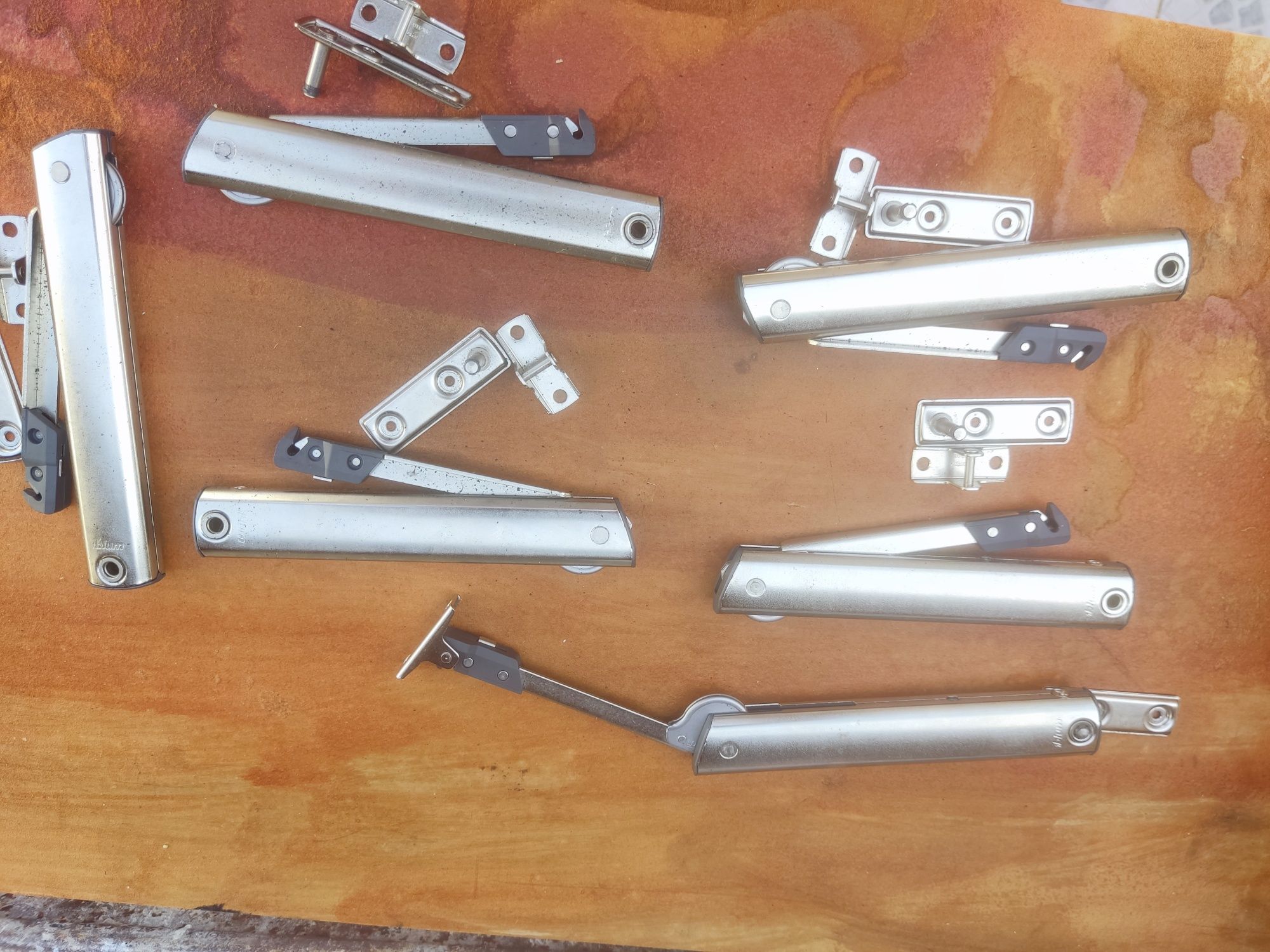 Amortecedores para armários caravanas