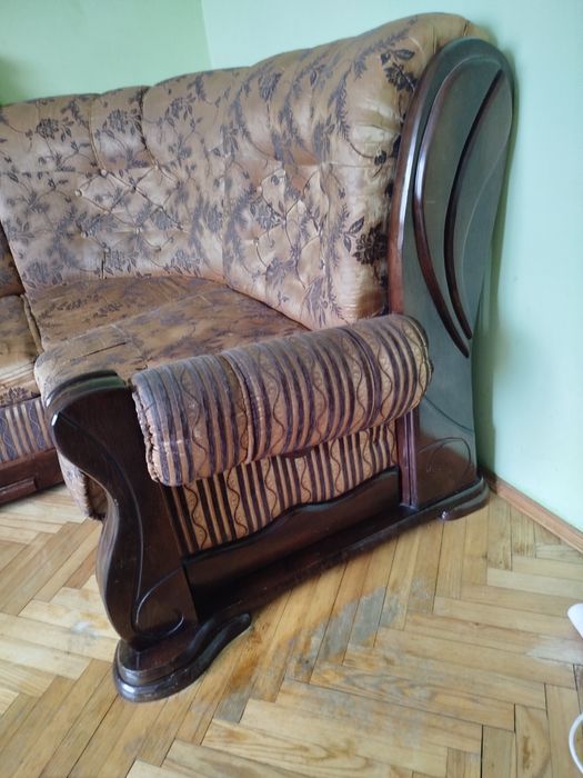 Дивану доброму стані