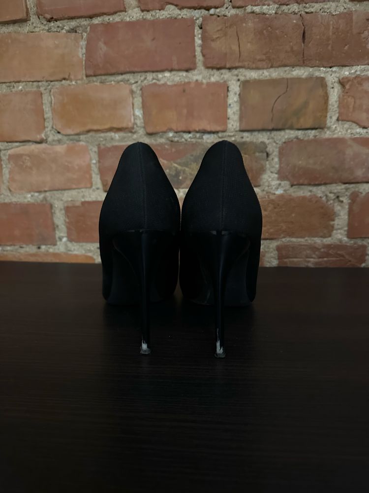 Buty na obcasie czarne