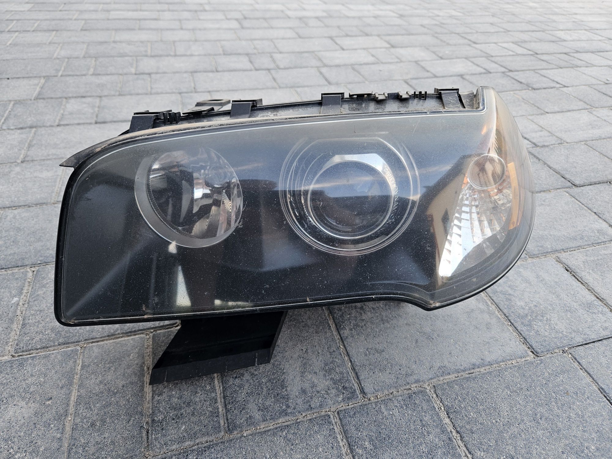 Komplet lamp BMW X3 E83 Dynamic Xenon Europa Kompletne przód