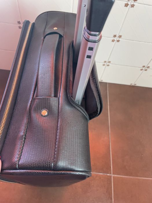 Trolley preta da Parfois