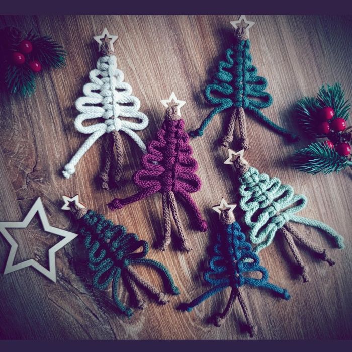 Kolorowe choinki ozdoby świąteczne Boże Narodzenie prezent zawieszki