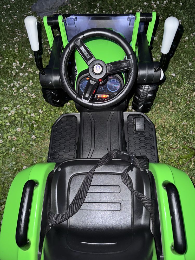 Traktor na akumulator