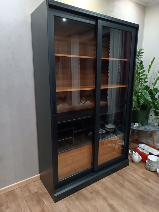 Regał / witryna drewniana James czarna, Woood