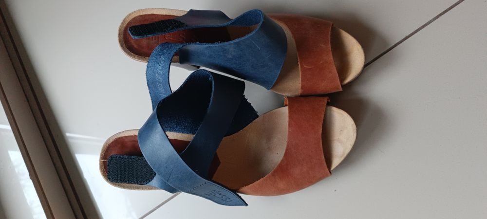 Buty skórzane na obcasie