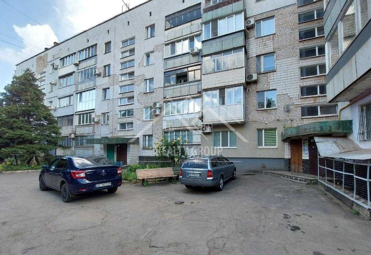 Продаж 4к з меблями та технікою у ЦМ р-ні поряд із парком Мершавцева