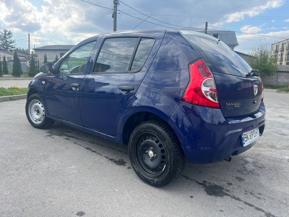 Dacia sandero 1.4 продам