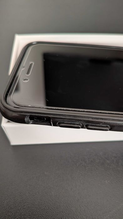 Vendo iphone com carregador incluído - usado, excelente