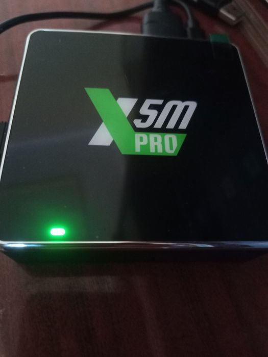 Нова Ugoos x5m Android 14 смарт тв приставка