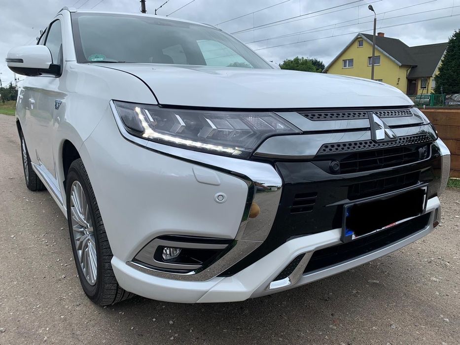 Mitsubishi Outlander 2.4 PHEV Plug-in hybrid, Najbogatsza wersja, Nowe opony, Po serwisie