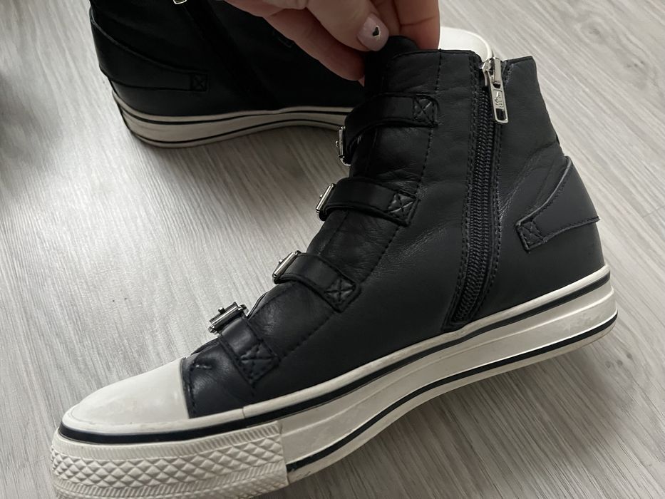 Жіночі шкіряни ботинки весняні