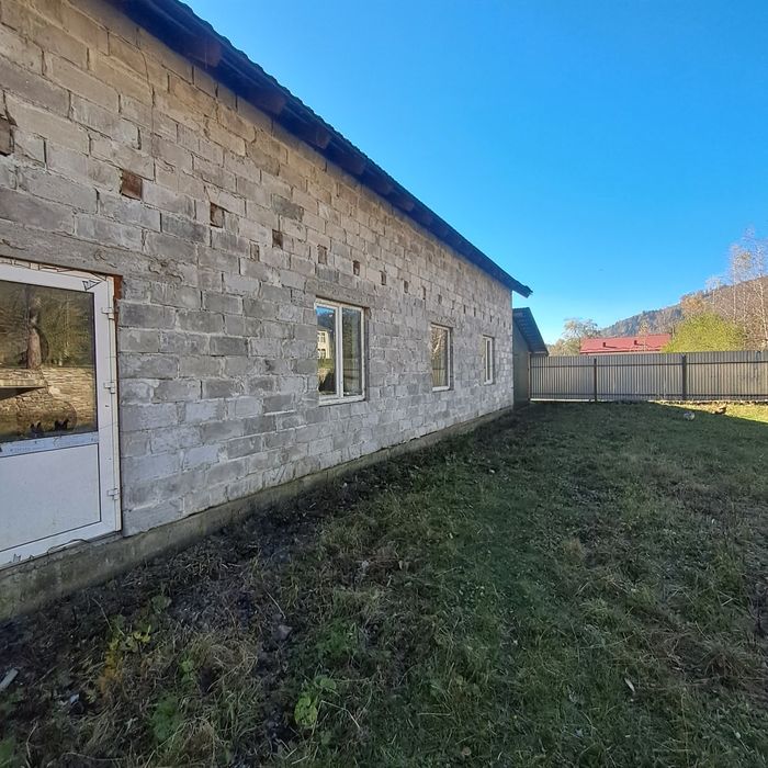 Продам комерційну будову в хорошій локації