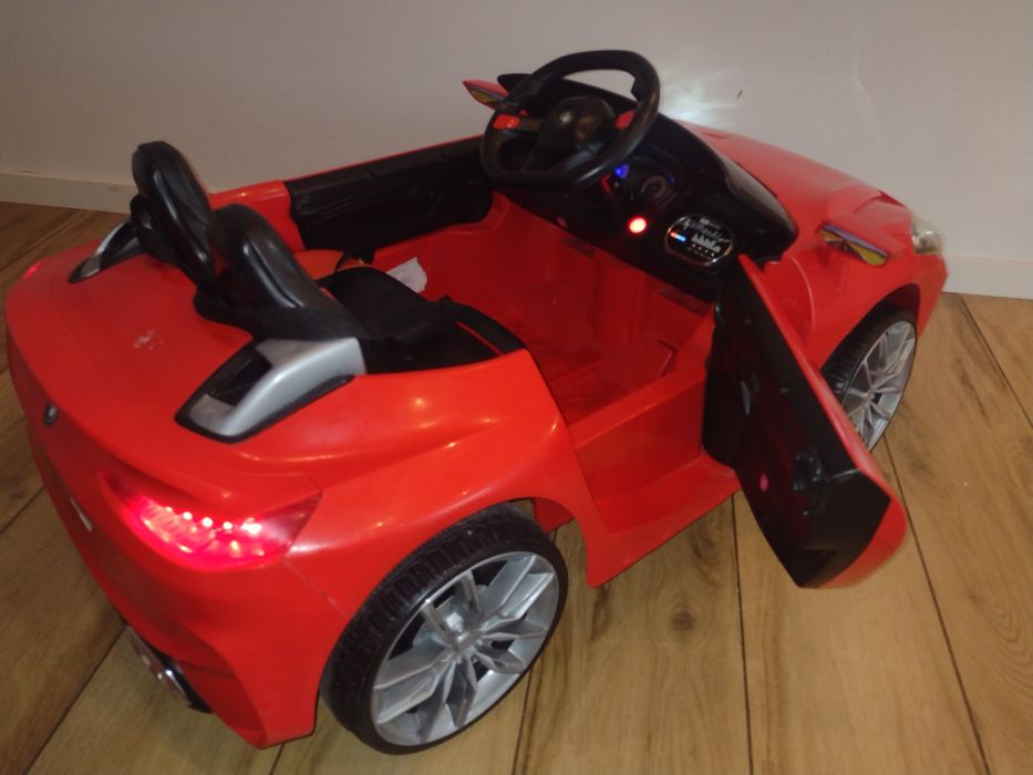 Autko na pilota mało używany. Super stan.