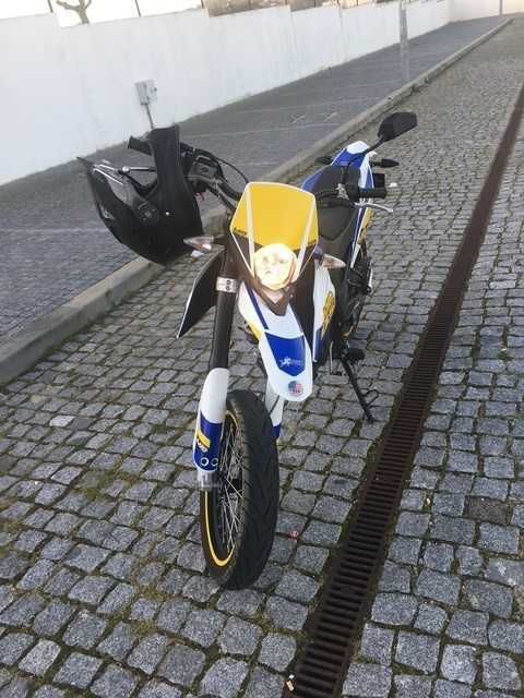 UM DSR 125 SM como nova