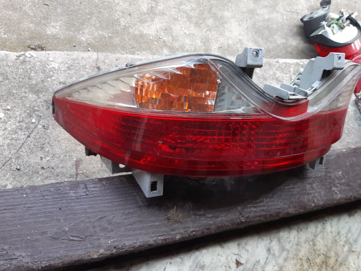 Suzuki Burgman 125 07r Lampa tył