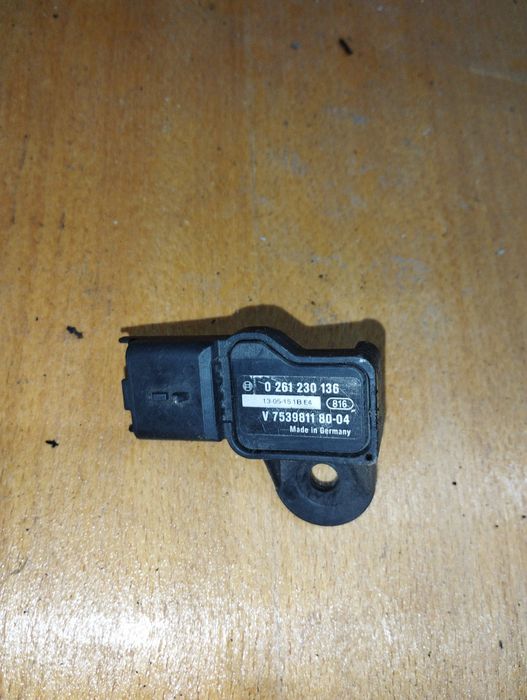 Датчик, тиск у впускному газопроводі BOSCH 0 261 230 136