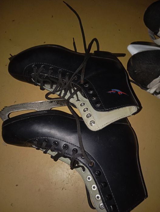 Коньки 40-42 жіночі чоловічі