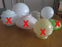 vários "globos" de vidro opalino