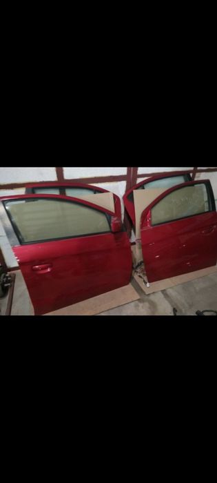 Mitsubishi mirage Митсубиси мираж . Дверь двери 100 $.