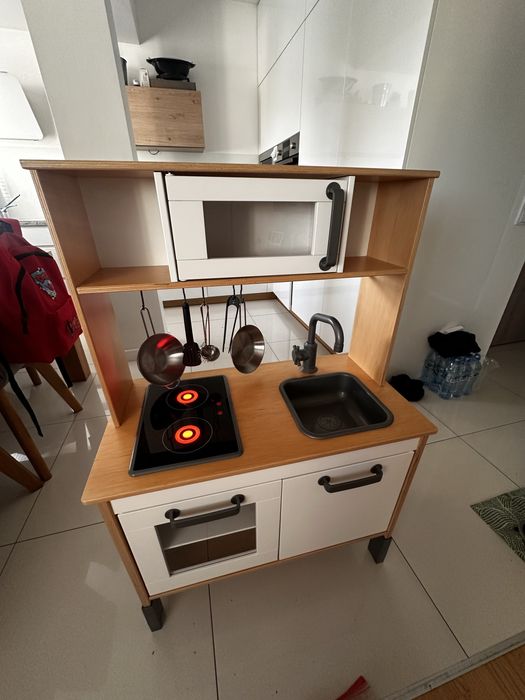 Kuchnia drewniana ikea plus wozek z zakuami