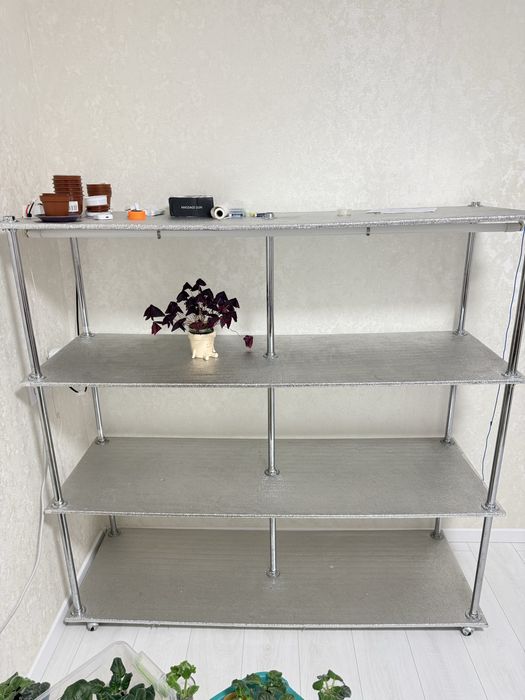 Стелаж для квітів з підсвіткою